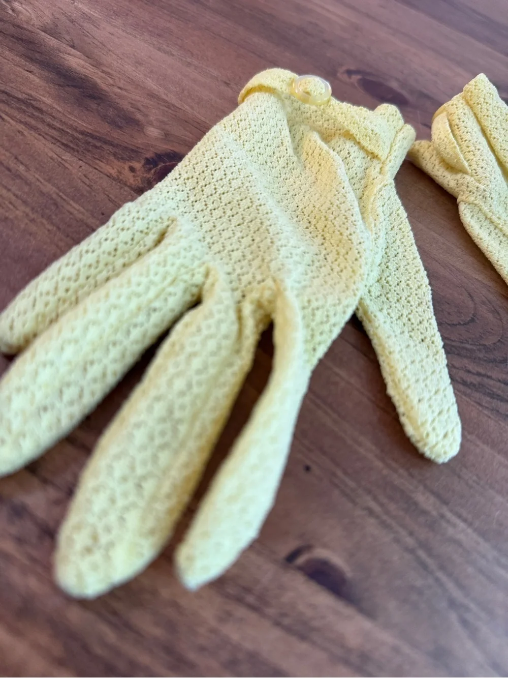 Yellow Vintage-Style Crochet Women's Gloves